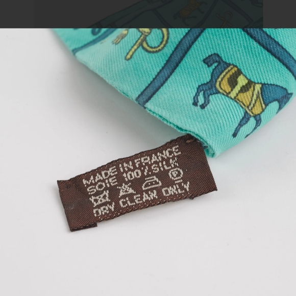 Chic Hermes Green Twilly Scarf  with Equestrian Print - Picture 3 of 8